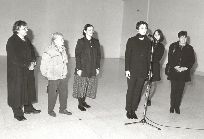 Opening of the exhibition The Double Power of Painting by the Valovy sisters, 2000. L to R: Jiří Ševčík, Jitka Válová, Marie Klimešová, Katarína Rusnáková, Marie Bergmanová a Jana Ševčíková.